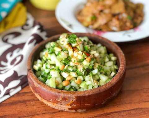 Recette de salade de mangue crue et de concombre - recette de salade de concombre de mangues crues Recette Indienne Traditionnelle