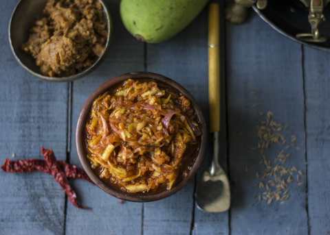 Recette de salade d'oignon Mango - Pickle de mangue instantanée Recette Indienne Traditionnelle