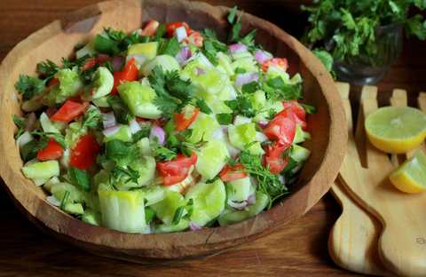 Recette de salsa de concombre chunky Recette Indienne Traditionnelle