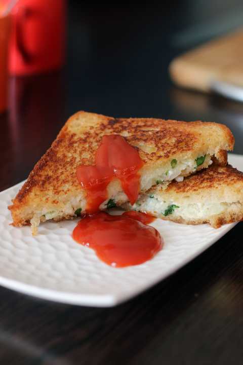 Recette de sandwich au fromage grillé avec paneer et pomme de terre Recette Indienne Traditionnelle