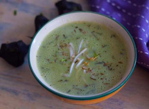 Recette de soupe de châtaignier de brocoli et d'eau Recette Indienne Traditionnelle