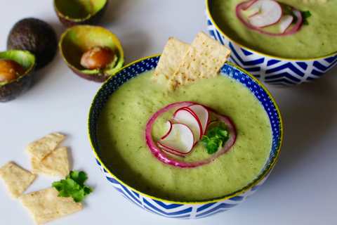 Recette de soupe Guacamole - soupe à l'avocat épicé Recette Indienne Traditionnelle