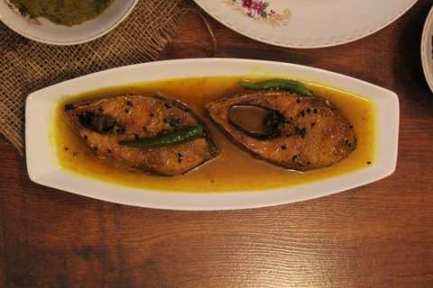 Recette de soupe à huile Hilsa – Curry de poissons de Bengali Hills Recette Indienne Traditionnelle