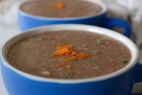 Recette de soupe Ragi Badam – Soupe d’amande de meunière à doigt avec des légumes Recette Indienne Traditionnelle