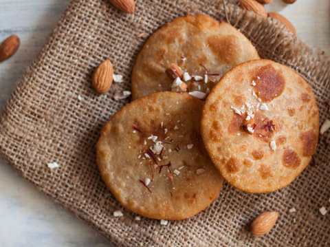 Recette Tamil Nadu Style Badam Puri (recette de puri de blé entier en almond) Recette Indienne Traditionnelle