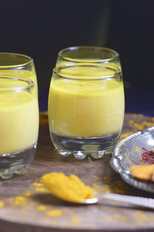 Recette de tir de lait de safran d’amande de curcuma doré Recette Indienne Traditionnelle