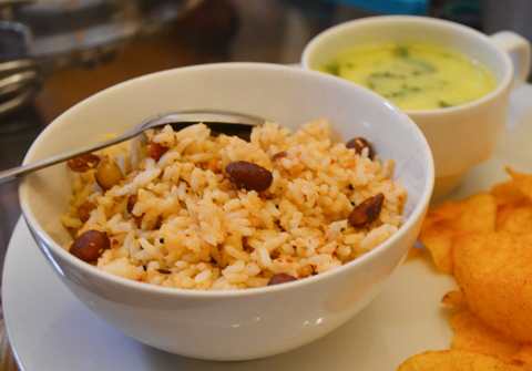 Riz d’arachide avec recette de noix de coco Recette Indienne Traditionnelle