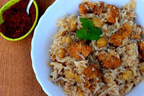 Riz marocain épicé avec recette de poulet Recette Indienne Traditionnelle