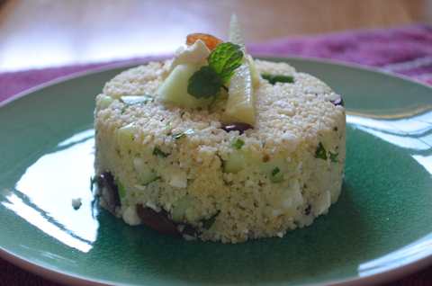 Salade couscous avec recette de concombre et de fromage Feta Recette Indienne Traditionnelle