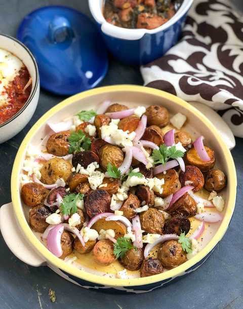 Salade de pommes de terre pour bébé avec recette d'oignon et de fromage Recette Indienne Traditionnelle