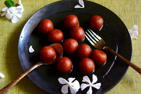 Shakarkandi Ke Gulab Jamun Recette (Sweet Potato Gulab Jamun) Recette Indienne Traditionnelle