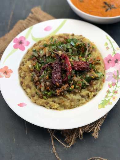 Tadkewali Masoor Dal Khichdi Recette avec ail & oignons Recette Indienne Traditionnelle