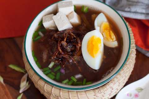 Thaï style Khao Tom Recipe (recette de soupe claire de riz noir) Recette Indienne Traditionnelle
