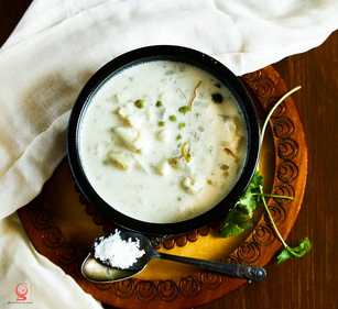 Thengai Paal Kurma Recette – Légumes mélangés dans la sauce à la noix de coco Recette Indienne Traditionnelle