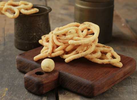 Thenkuzhal Murukku Recette – Snack indien sud Recette Indienne Traditionnelle