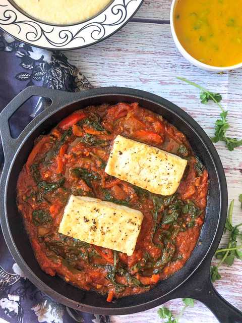 Tofu et épinards à la tomate recette de sauce à la tomate Recette Indienne Traditionnelle