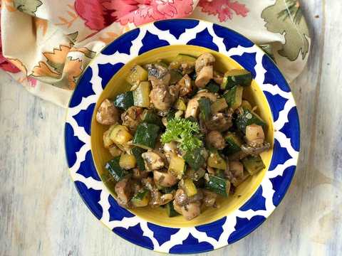 Zucchini et recette de champignons plates rôties Recette Indienne Traditionnelle